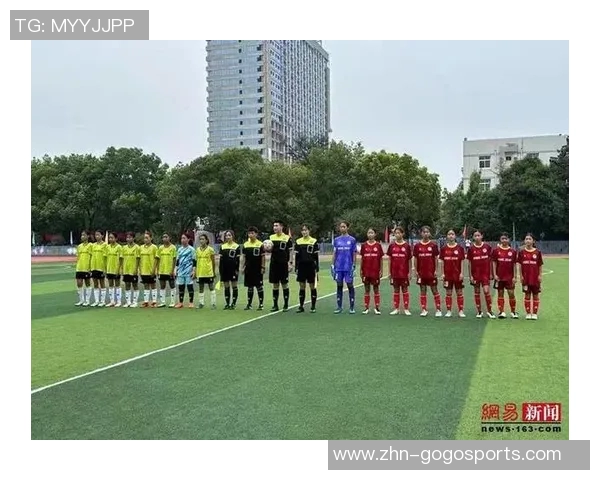 暑假足球盛宴：激情赛场上的青春梦想与友谊之旅